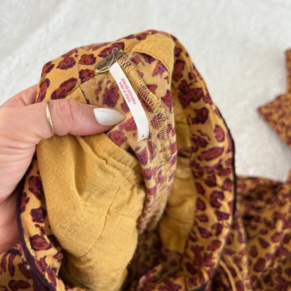 Free People Bennie Leopard Print Button Fly Wide Leg Pants Sz 4 Boho Indie Art - Picture 8 of 10